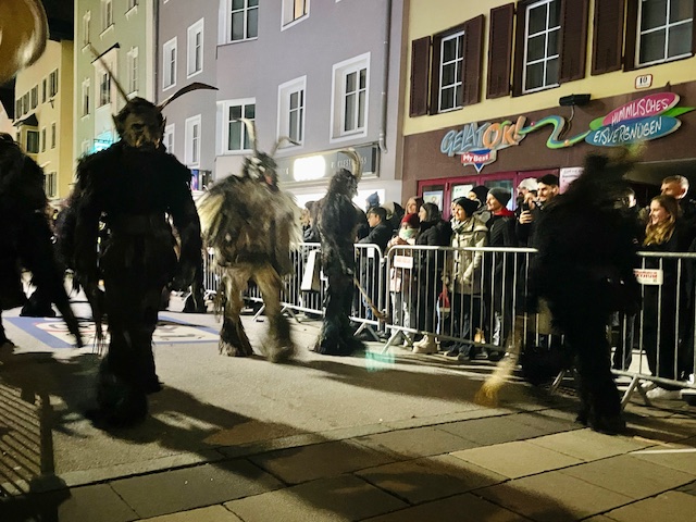 クーフシュタインのクランプスパレードKrampuslauf